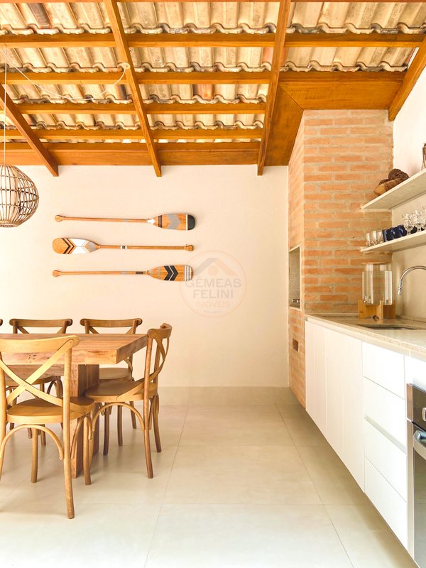 Casa em Condomínio na Praia de Juquehy - À VENDA  São Sebastião - 