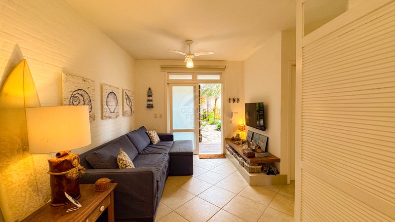 Viva o privilégio de estar a poucos passos do mar em Juquehy - À VENDA  São Sebastião - 