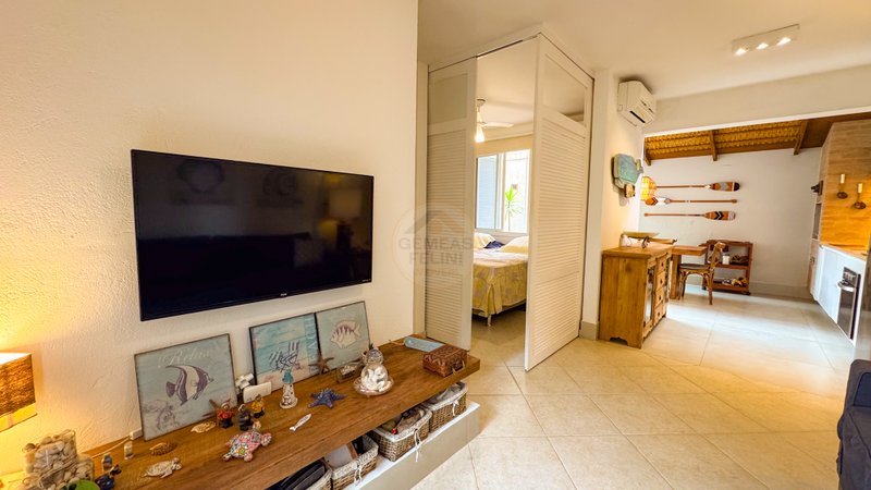 Viva o privilégio de estar a poucos passos do mar em Juquehy - À VENDA  São Sebastião - 