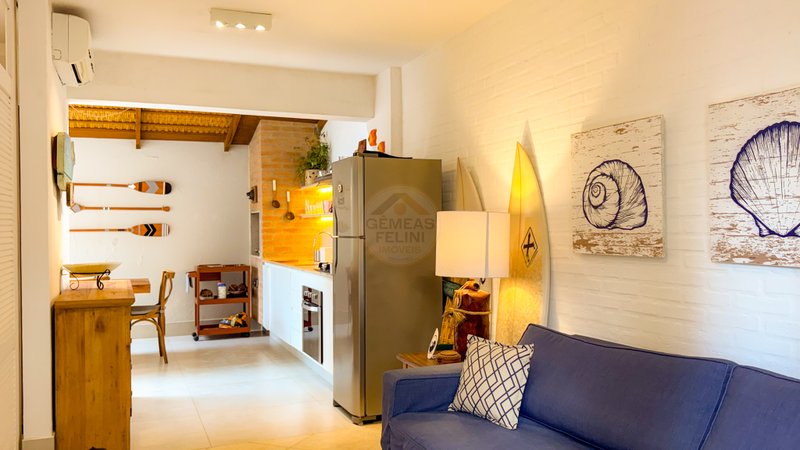 Viva o privilégio de estar a poucos passos do mar em Juquehy - À VENDA  São Sebastião - 