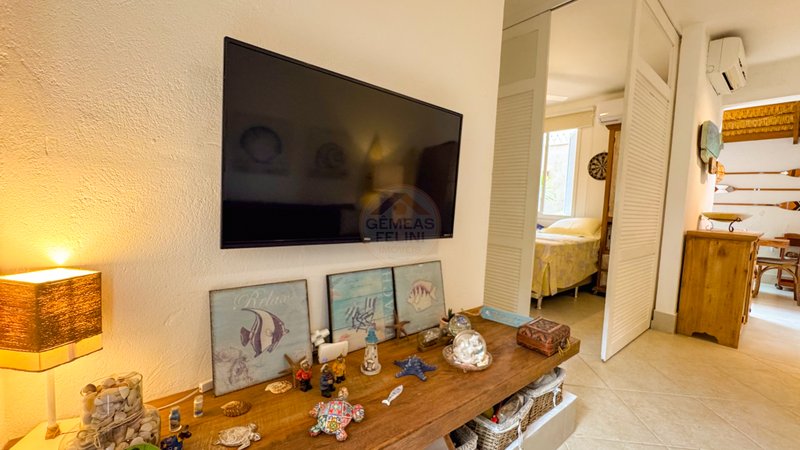 Viva o privilégio de estar a poucos passos do mar em Juquehy - À VENDA  São Sebastião - 