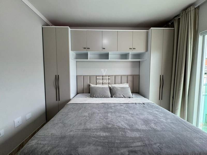 Sobrado 2 dormit&oacute;rios sendo 1 com sacada + 4 vagas de garagem  Itaquaquecetuba - 