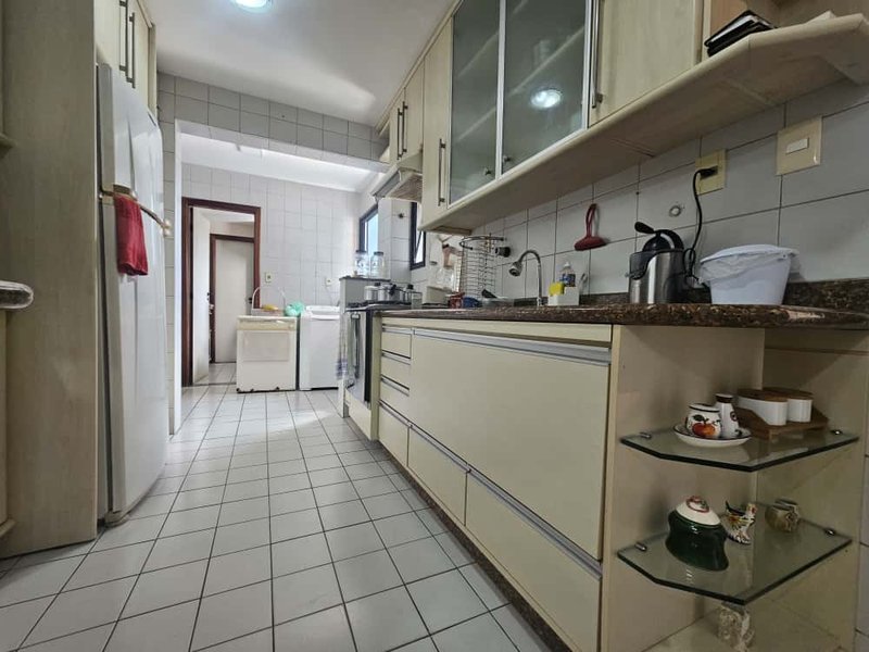 APARTAMENTO COBERTURA 4 QUARTOS SUÍTE VARANDA LAVABO PISCINA 4 GARAGENS À VENDA NA GRAÇA! Rua Santa Rita de Cássia Salvador - 