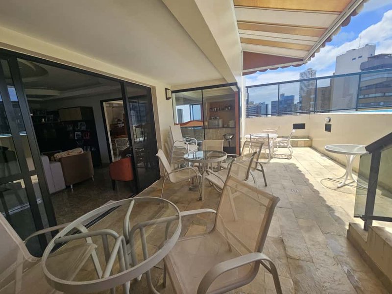 APARTAMENTO COBERTURA 4 QUARTOS SUÍTE VARANDA LAVABO PISCINA 4 GARAGENS À VENDA NA GRAÇA! Rua Santa Rita de Cássia Salvador - 