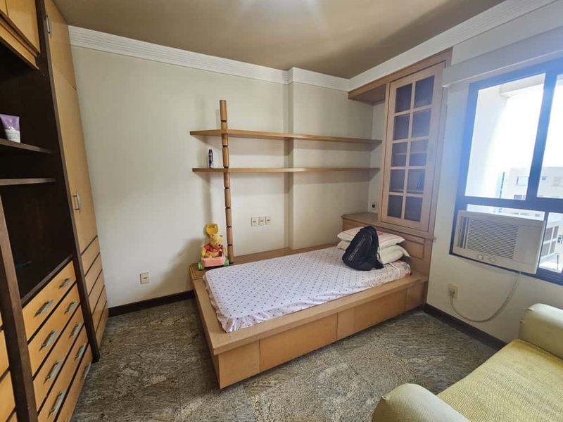 APARTAMENTO COBERTURA 4 QUARTOS SUÍTE VARANDA LAVABO PISCINA 4 GARAGENS À VENDA NA GRAÇA! Rua Santa Rita de Cássia Salvador - 