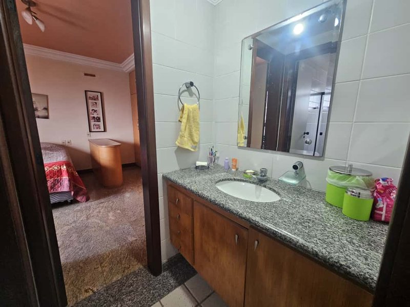 APARTAMENTO COBERTURA 4 QUARTOS SUÍTE VARANDA LAVABO PISCINA 4 GARAGENS À VENDA NA GRAÇA! Rua Santa Rita de Cássia Salvador - 
