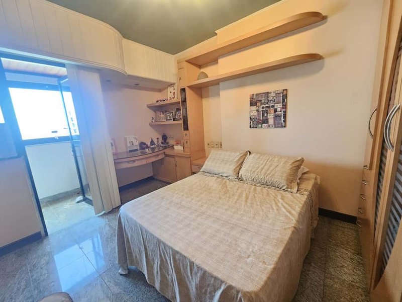 APARTAMENTO COBERTURA 4 QUARTOS SUÍTE VARANDA LAVABO PISCINA 4 GARAGENS À VENDA NA GRAÇA! Rua Santa Rita de Cássia Salvador - 