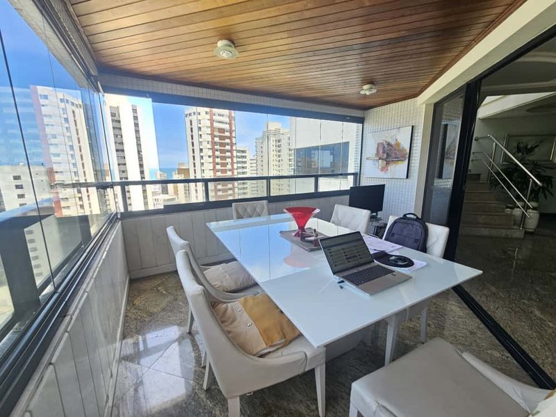 APARTAMENTO COBERTURA 4 QUARTOS SUÍTE VARANDA LAVABO PISCINA 4 GARAGENS À VENDA NA GRAÇA! Rua Santa Rita de Cássia Salvador - 