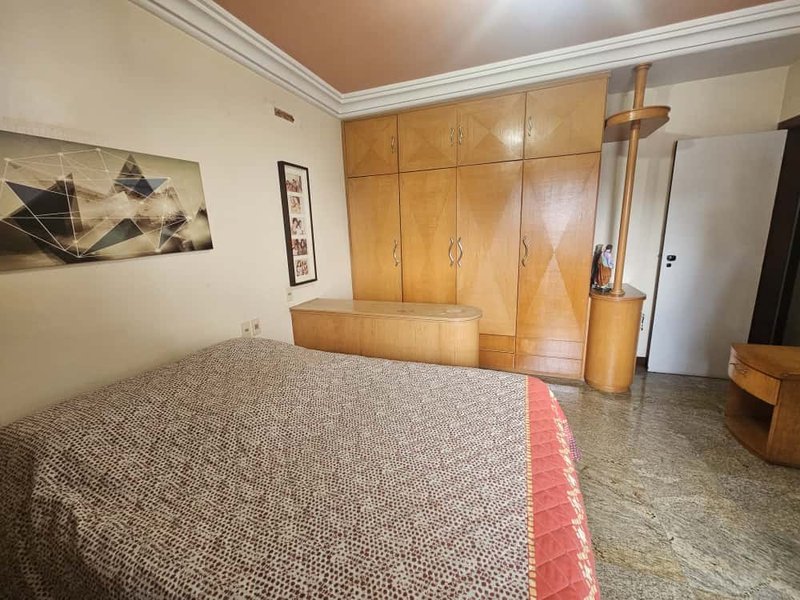 APARTAMENTO COBERTURA 4 QUARTOS SUÍTE VARANDA LAVABO PISCINA 4 GARAGENS À VENDA NA GRAÇA! Rua Santa Rita de Cássia Salvador - 