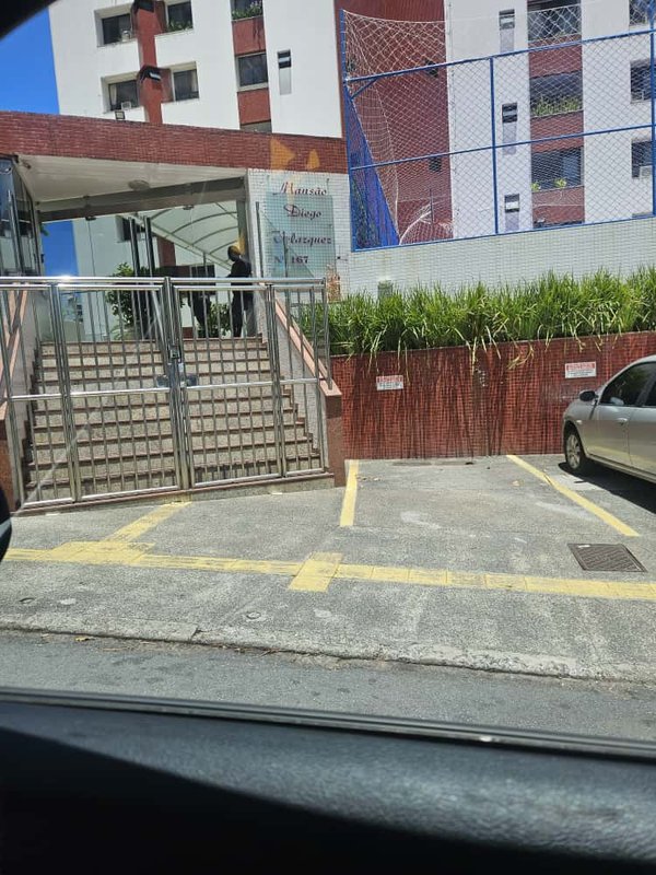 APARTAMENTO COBERTURA 4 QUARTOS SUÍTE VARANDA LAVABO PISCINA 4 GARAGENS À VENDA NA GRAÇA! Rua Santa Rita de Cássia Salvador - 