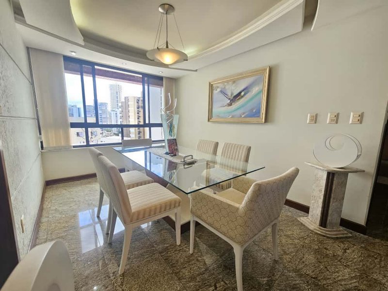 APARTAMENTO COBERTURA 4 QUARTOS SUÍTE VARANDA LAVABO PISCINA 4 GARAGENS À VENDA NA GRAÇA! Rua Santa Rita de Cássia Salvador - 