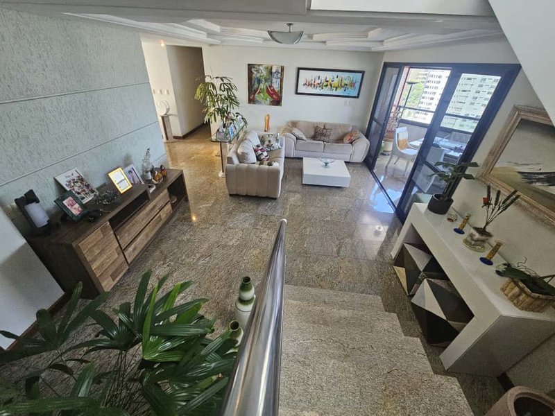 APARTAMENTO COBERTURA 4 QUARTOS SUÍTE VARANDA LAVABO PISCINA 4 GARAGENS À VENDA NA GRAÇA! Rua Santa Rita de Cássia Salvador - 