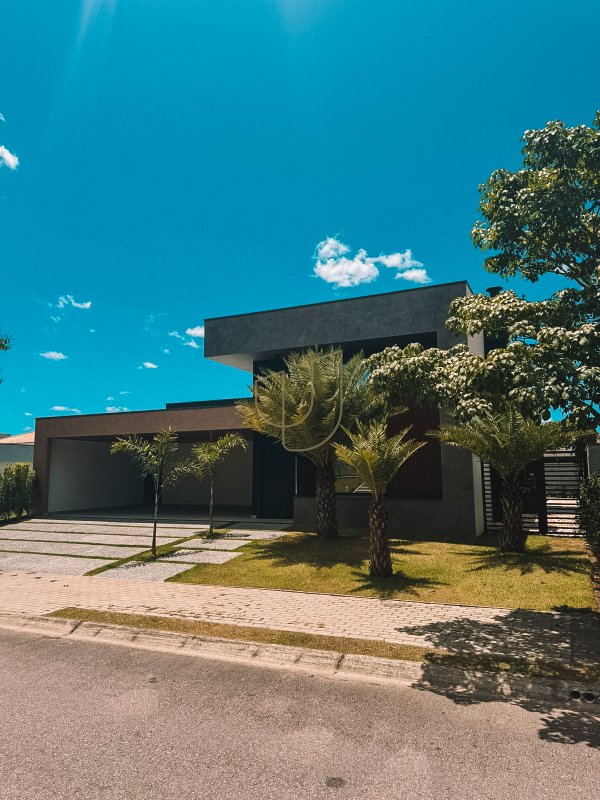 Casa Térrea com 4 Suítes no Condomínio Mont Blanc Rua Doutor Gaspare Jesus de Martini São José dos Campos - 