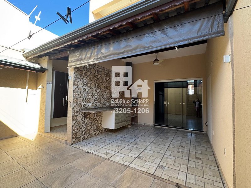 Sobrado para locação Jd Mantovanni – 3 quartos (1 suíte) com varanda + área gourmet  Tatuí - 