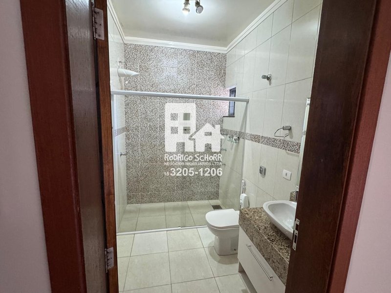 Sobrado para locação Jd Mantovanni – 3 quartos (1 suíte) com varanda + área gourmet  Tatuí - 