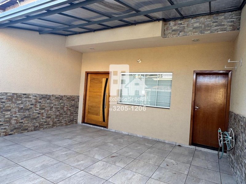 Sobrado para locação Jd Mantovanni – 3 quartos (1 suíte) com varanda + área gourmet  Tatuí - 