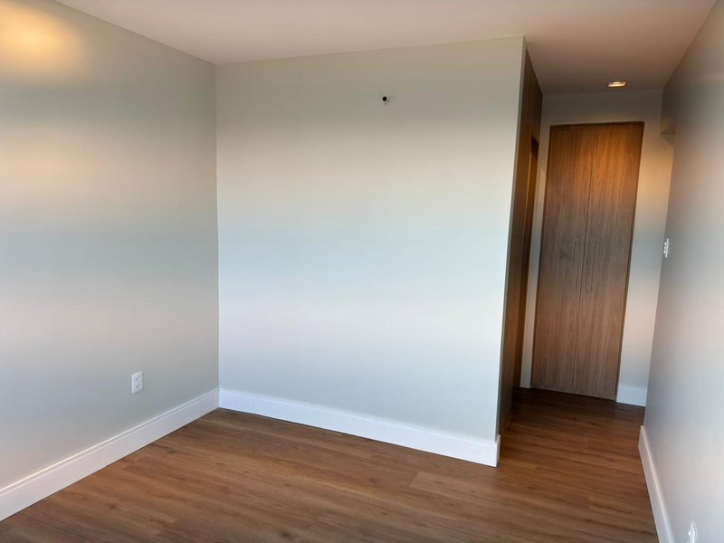 APARTAMENTO NASCENTE 3 QUARTOS SUÍTE CLOSET ROUPARIA GARAGEM À VENDA EM ONDINA! Avenida Anita Garibaldi Salvador - 
