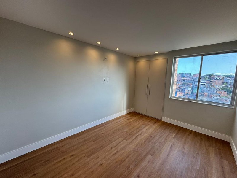 APARTAMENTO NASCENTE 3 QUARTOS SUÍTE CLOSET ROUPARIA GARAGEM À VENDA EM ONDINA! Avenida Anita Garibaldi Salvador - 