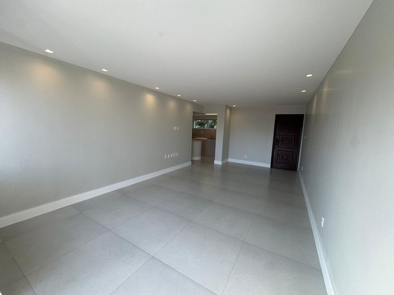 APARTAMENTO NASCENTE 3 QUARTOS SUÍTE CLOSET ROUPARIA GARAGEM À VENDA EM ONDINA! Avenida Anita Garibaldi Salvador - 