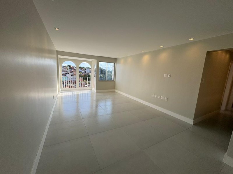 APARTAMENTO NASCENTE 3 QUARTOS SUÍTE CLOSET ROUPARIA GARAGEM À VENDA EM ONDINA! Avenida Anita Garibaldi Salvador - 