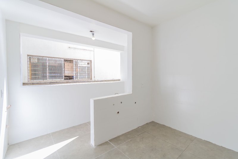 R$ 345.000 - INVESTIMENTO - APARTAMENTO - REFORMADO - 65M2 - 2 DORM - 2 VAGAS INDIVIDUAIS Avenida Venâncio Aires Porto Alegre - 