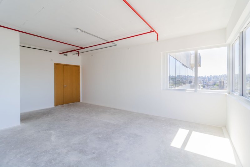 R$ 400.000 - MEDPLEX SUL - EXCELENTE SALA COMERCIAL - 39M2 - ANDAR ALTO - BLANC HOSPITAL Rua Gomes Jardim Porto Alegre - 