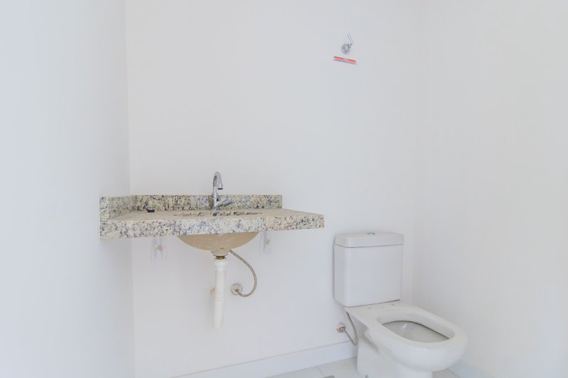 R$ 400.000 - MEDPLEX SUL - EXCELENTE SALA COMERCIAL - 39M2 - ANDAR ALTO - BLANC HOSPITAL Rua Gomes Jardim Porto Alegre - 