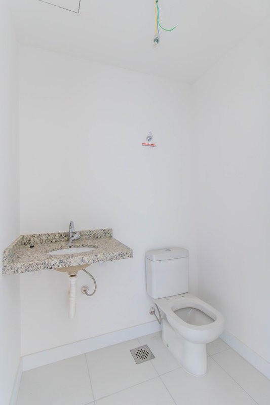 R$ 400.000 - MEDPLEX SUL - EXCELENTE SALA COMERCIAL - 39M2 - ANDAR ALTO - BLANC HOSPITAL Rua Gomes Jardim Porto Alegre - 