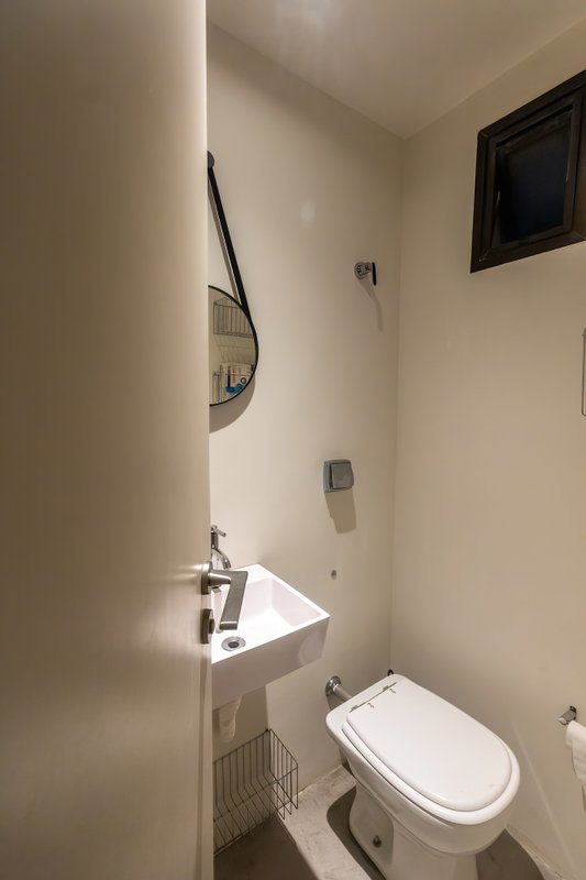 APARTAMENTO REFORMADO À VENDA NA VILA OLÍMPIA - 80M2 - ESPECIAL! Rua Santa Justina São Paulo - 