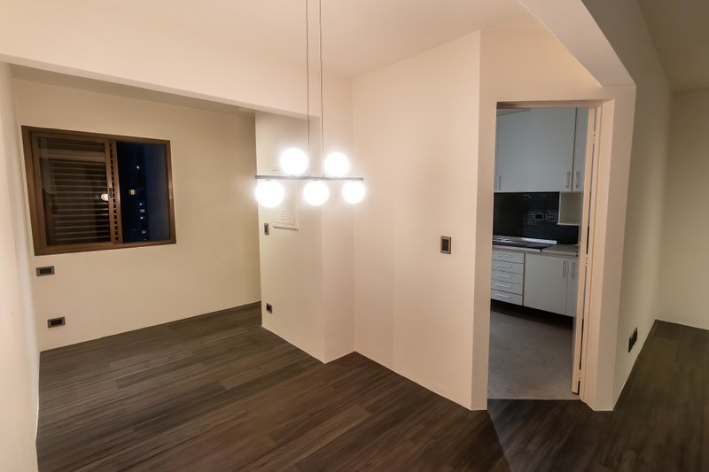 APARTAMENTO REFORMADO À VENDA NA VILA OLÍMPIA - 80M2 - ESPECIAL! Rua Santa Justina São Paulo - 