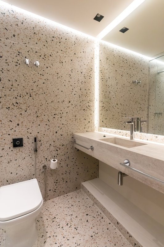 APARTAMENTO REFORMADO À VENDA NA VILA OLÍMPIA - 80M2 - ESPECIAL! Rua Santa Justina São Paulo - 