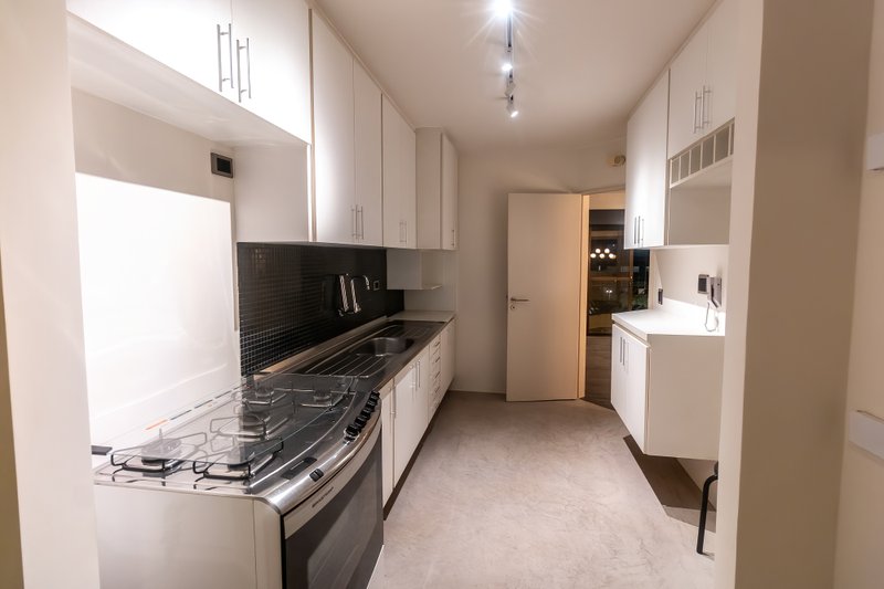 APARTAMENTO REFORMADO À VENDA NA VILA OLÍMPIA - 80M2 - ESPECIAL! Rua Santa Justina São Paulo - 