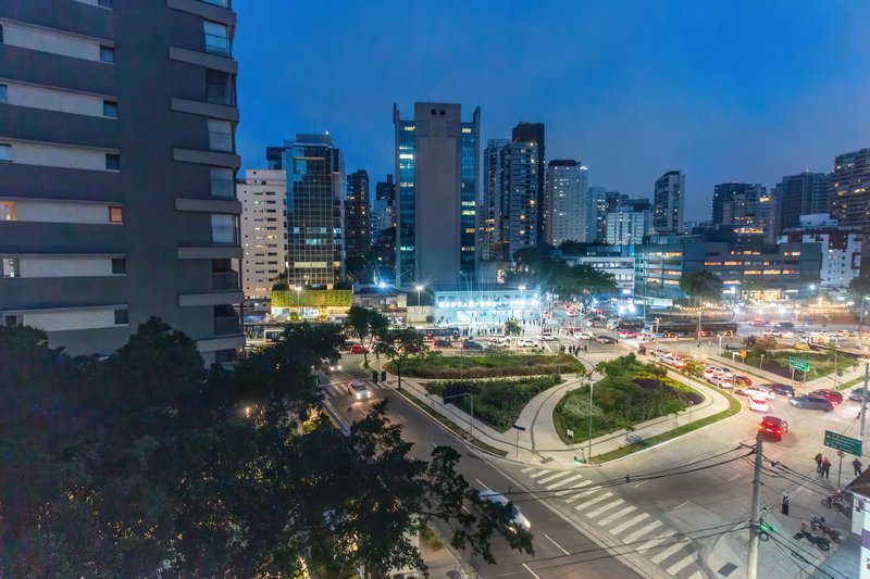 APARTAMENTO REFORMADO À VENDA NA VILA OLÍMPIA - 80M2 - ESPECIAL! Rua Santa Justina São Paulo - 