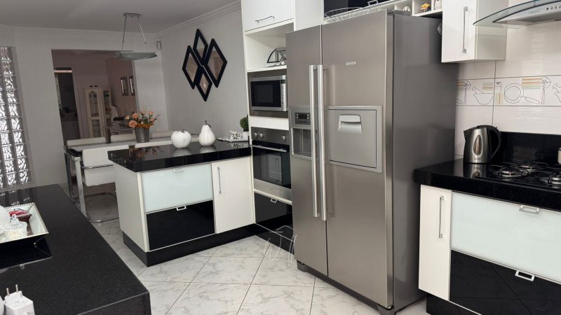 Casa térrea no Parque Terra Nova I em SBC 200m2 - 03 dorms - 03 vagas  São Bernardo do Campo - 