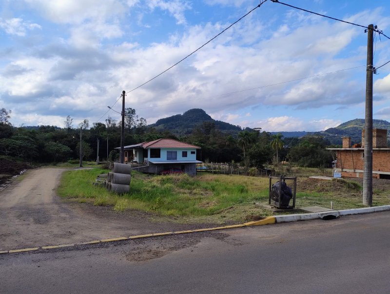 ✔️ Lindo terreno de esquina em Presidente Lucena  Presidente Lucena - 