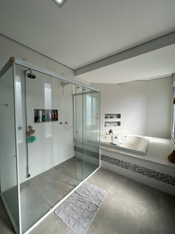 Casa de Alto Padrão à Venda no Condomínio Fazenda Imperial – Sorocaba/SP Rua Professor Doutor Orlando Bastos Sorocaba - 