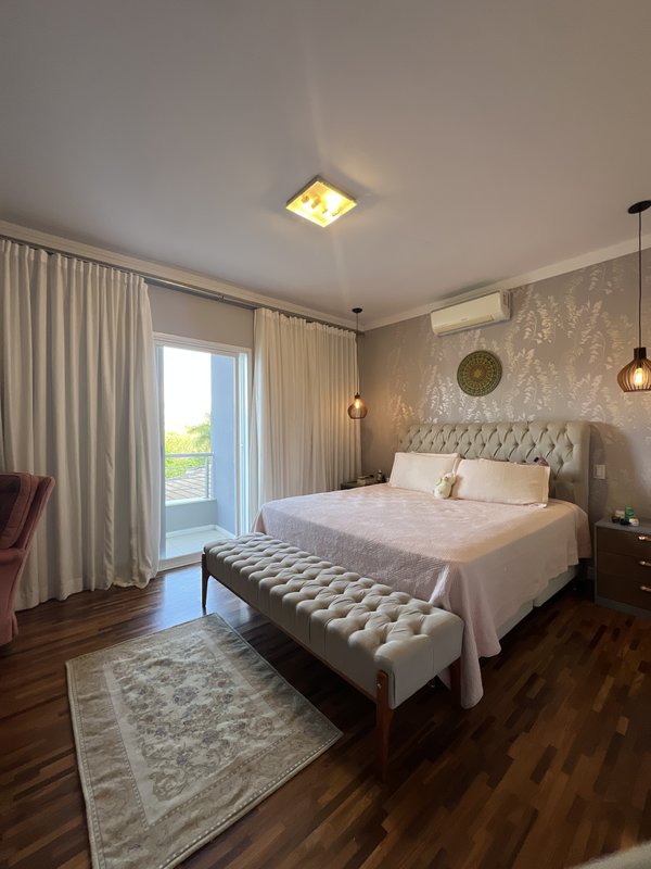 Casa de Alto Padrão à Venda no Condomínio Fazenda Imperial – Sorocaba/SP Rua Professor Doutor Orlando Bastos Sorocaba - 