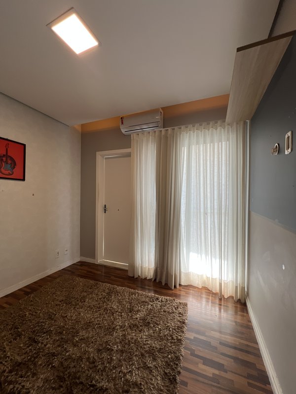 Casa de Alto Padrão à Venda no Condomínio Fazenda Imperial – Sorocaba/SP Rua Professor Doutor Orlando Bastos Sorocaba - 