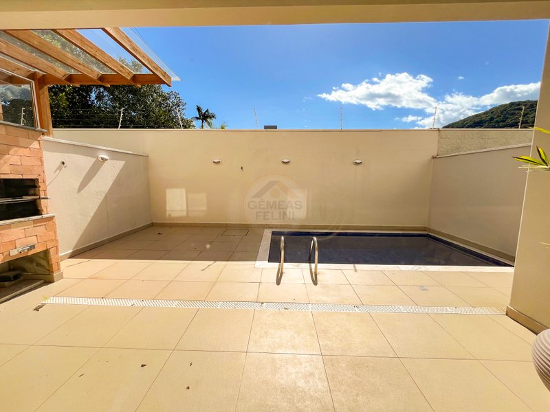 Casa em Condomínio na Praia de Juquehy - LOCAÇÃO ANUAL  São Sebastião - 