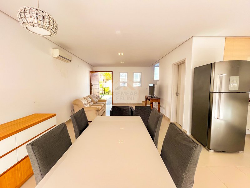 Casa em Condomínio na Praia de Juquehy - LOCAÇÃO ANUAL  São Sebastião - 