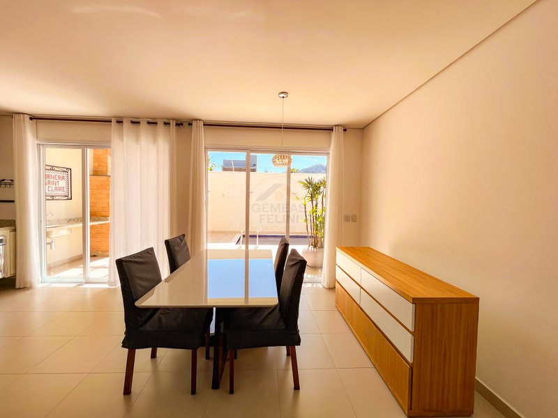 Casa em Condomínio na Praia de Juquehy - LOCAÇÃO ANUAL  São Sebastião - 