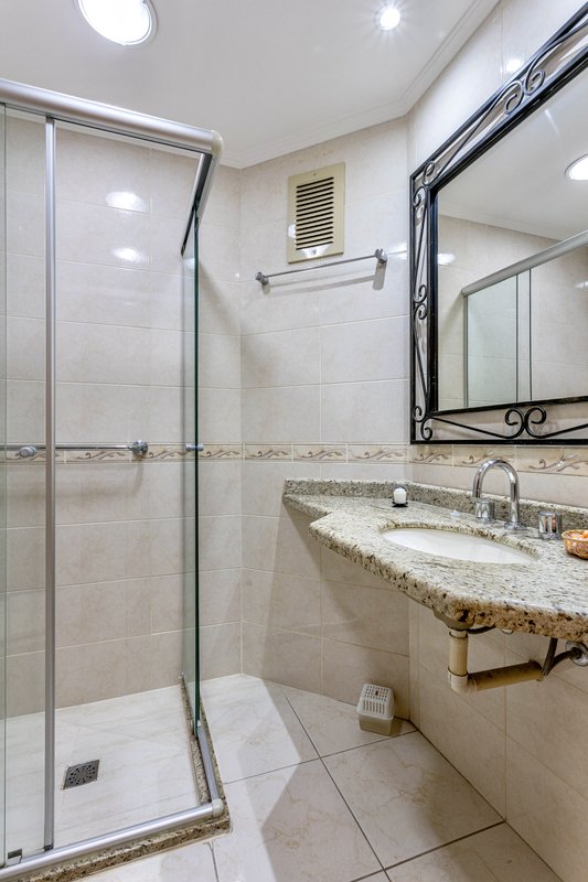 R$ 745.000 - LINDO APARTAMENTO GARDEN - FRENTE - 100M2 - 2 DORM - 1 VAGA Rua Sacadura Cabral Porto Alegre - 