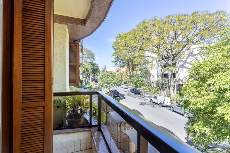 R$ 745.000 - LINDO APARTAMENTO GARDEN - FRENTE - 100M2 - 2 DORM - 1 VAGA Rua Sacadura Cabral Porto Alegre - 