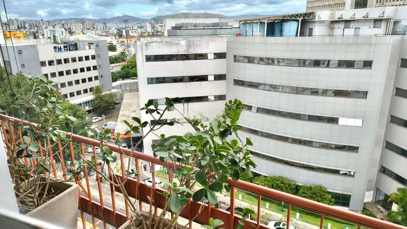 R$ 550.000 - BELO APARTAMENTO - 112M2 - 3 DORM - MOBILIADO Rua Giordano Bruno Porto Alegre - 