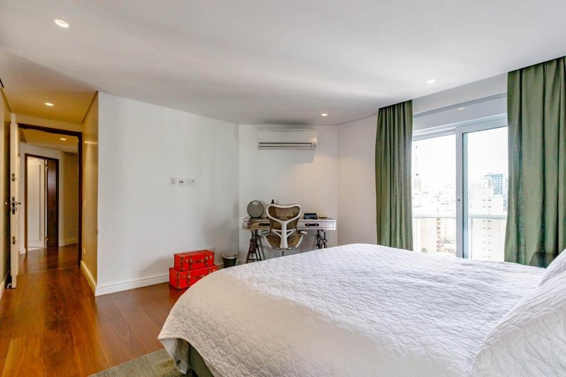 ✨COBERTURA REFORMADA À VENDA – JARDINS | GESTÃO EXCLUSIVA ✨ Rua Bela Cintra São Paulo - 