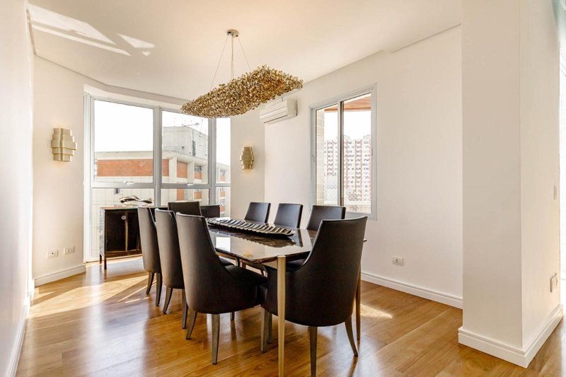 ✨COBERTURA REFORMADA À VENDA – JARDINS | GESTÃO EXCLUSIVA ✨ Rua Bela Cintra São Paulo - 