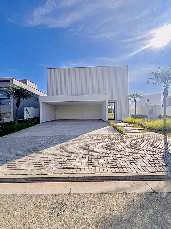 Residência Nova e Sofisticada à Venda no Alphaville Nova Esplanada 3 – Votorantim/SP Alameda Londres Votorantim - 