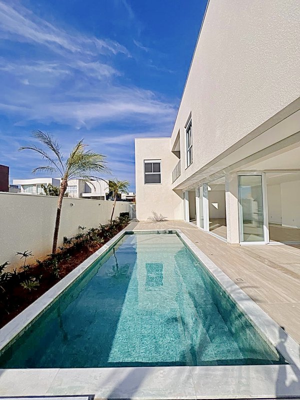 Residência Nova e Sofisticada à Venda no Alphaville Nova Esplanada 3 – Votorantim/SP Alameda Londres Votorantim - 