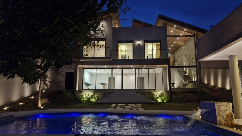  ✨Residência Contemporânea (Nova) em Terreno Privilegiado ✨ Rua Padre Antônio Ferreira Prestes Sorocaba - 