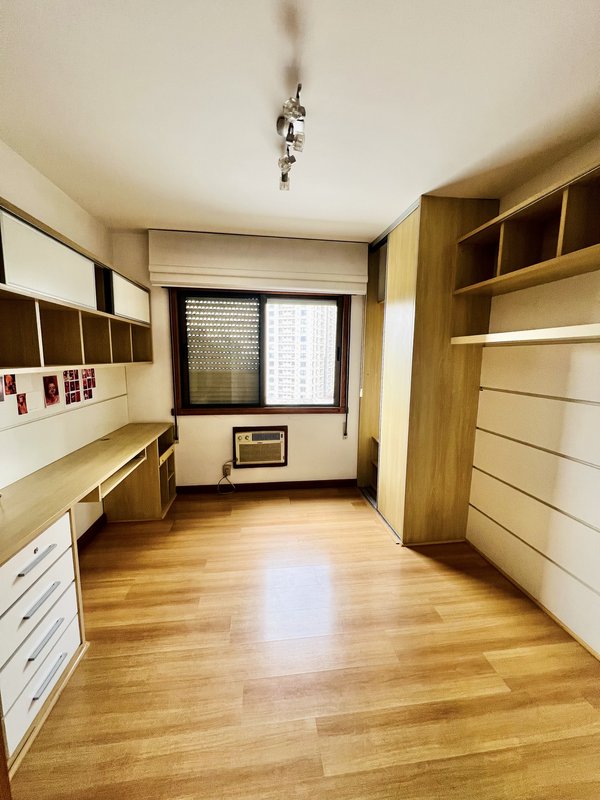 R$ 1.500.000 - APARTAMENTO - 174M2 - 3 DORM - SUÍTE - SACADÕES - DEPENDÊNCIA - 2 VAGAS Avenida Bagé Porto Alegre - 